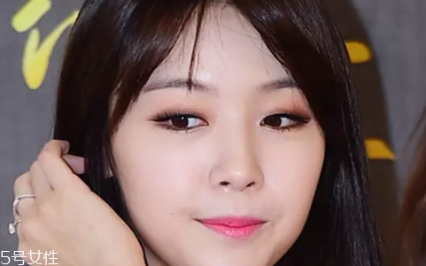 ����Ƥ��ױ��������Щ���м�Ũױ��Ĩ